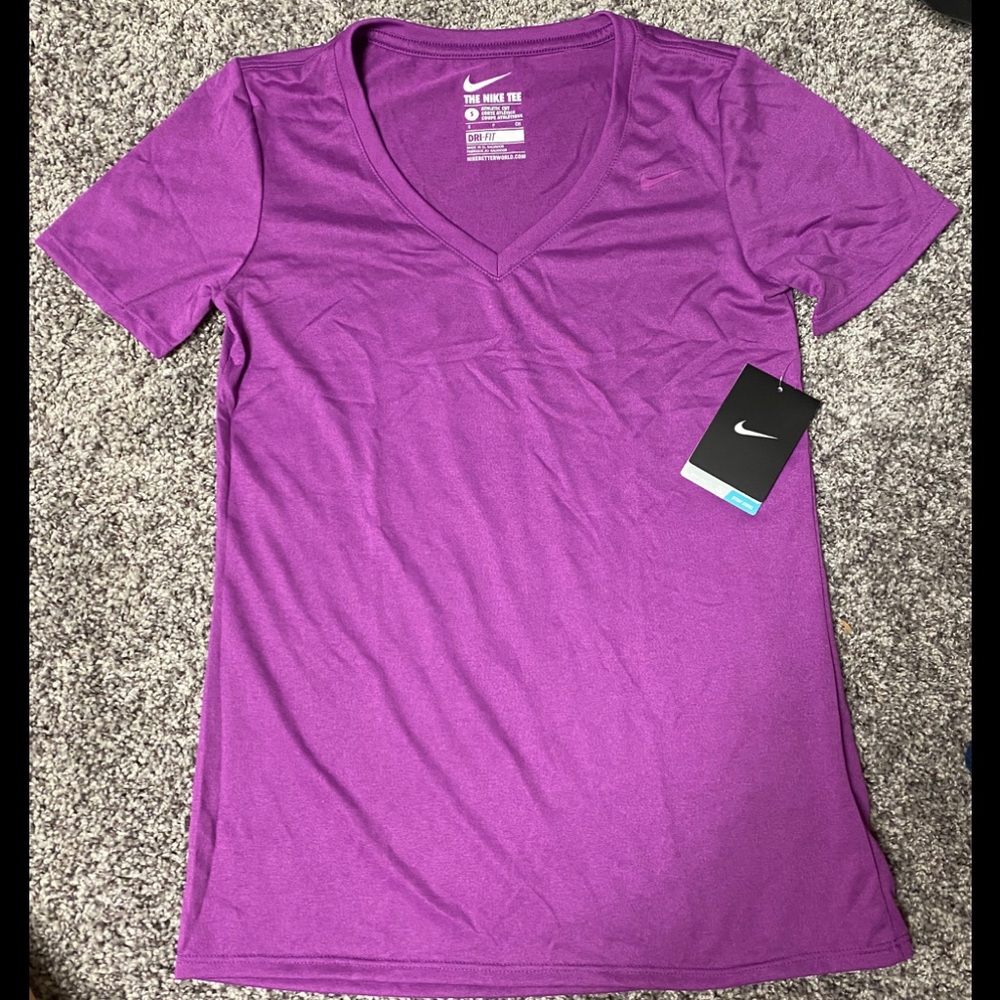 Nike Top- Dri Fit Athletic cut!